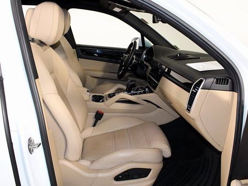 Certified 2023 Porsche Cayenne image 26