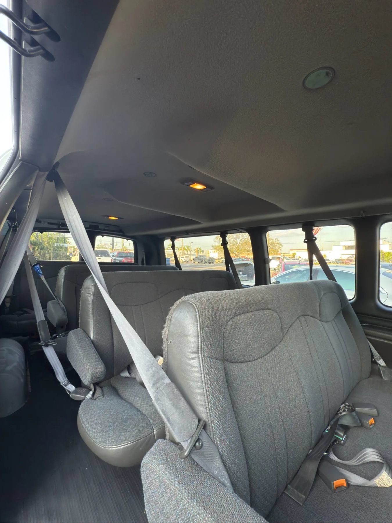 Used 2002 Chevrolet Express 3500 Extended Passenger RWD image 10
