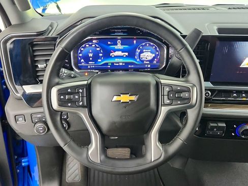 Used 2025 Chevrolet Silverado 1500 LT AWD/4WD image 19