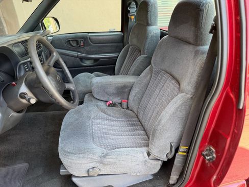 Used 1999 Chevrolet S10 Pickup LS w/ Preferred Equipment Group image 13