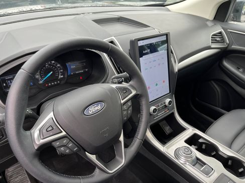Certified 2023 Ford Edge SEL w/ Convenience Package AWD/4WD image 9