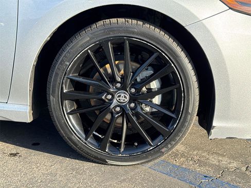 Used 2021 Toyota Camry XSE image 6