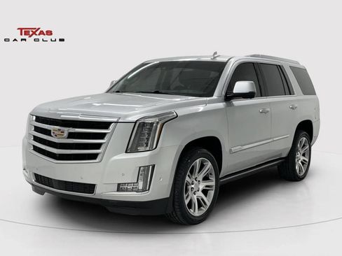 Used 2018 Cadillac Escalade Premium Luxury RWD image 3
