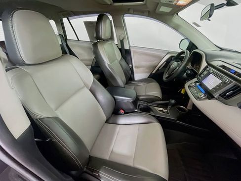 Used 2013 Toyota RAV4 XLE image 27