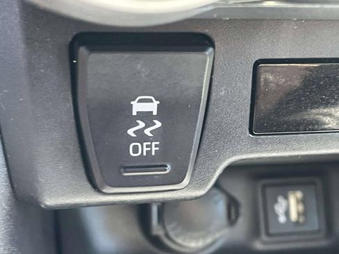 Used 2024 Toyota RAV4 XLE AWD/4WD image 21