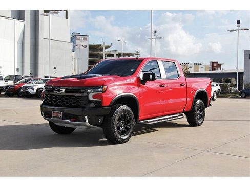 Used 2024 Chevrolet Silverado 1500 ZR2 w/ Technology Package image 2