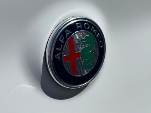 Used 2021 Alfa Romeo Stelvio Ti Sport AWD/4WD image 14