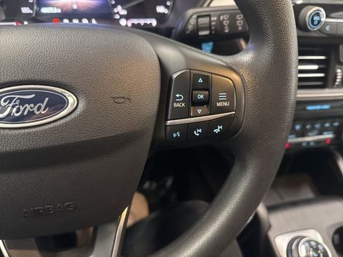 Used 2022 Ford Escape SE image 36