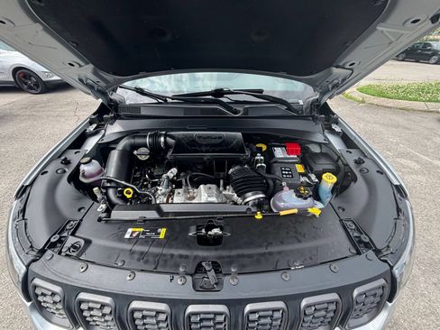 Used 2025 Jeep Compass Trailhawk AWD/4WD image 31