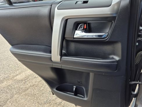 Used 2018 Toyota 4Runner SR5 image 19