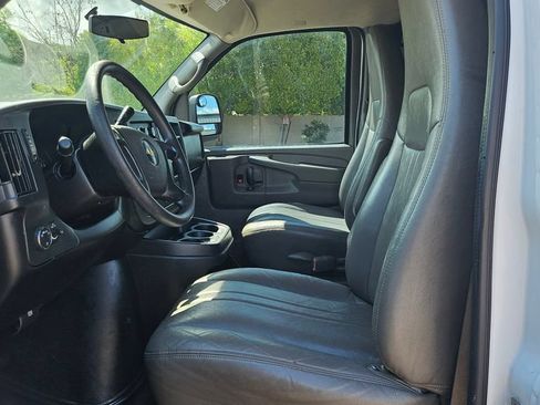 Used 2014 Chevrolet Express 1500 RWD image 22