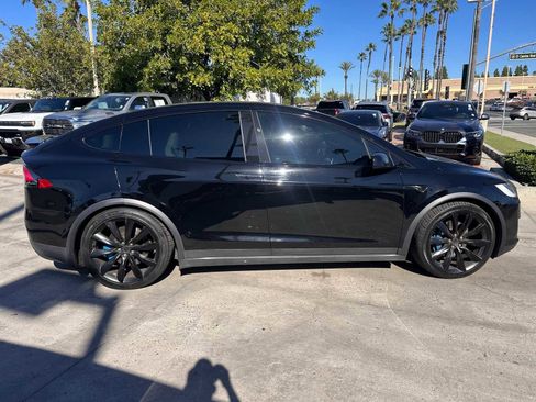 Used 2018 Tesla Model X 75D image 6