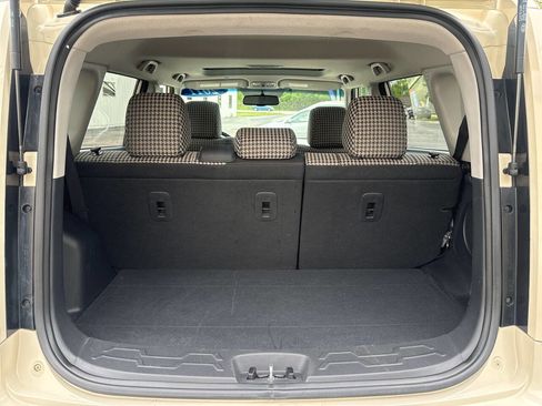 Used 2011 Kia Soul ! FWD image 22
