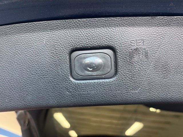 Used 2017 Ford Edge Titanium w/ Equipment Group 301A AWD/4WD image 32