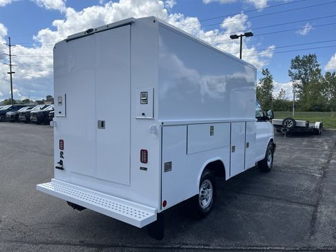 New 2025 Chevrolet Express 3500 w/ Power Convenience Package image 7