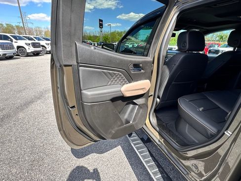 Used 2024 GMC Canyon Denali AWD/4WD image 27