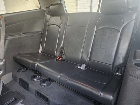 Used 2009 Chevrolet Traverse LT image 24