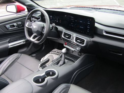 Used 2025 Ford Mustang GT Premium w/ GT Performance Package RWD image 18
