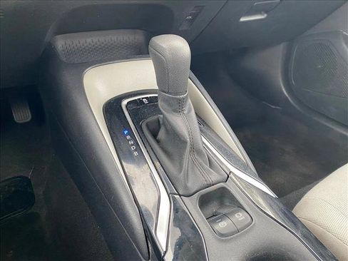 Used 2022 Toyota Corolla LE FWD image 17
