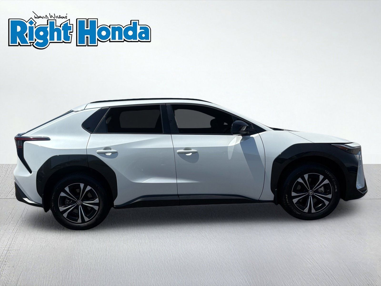 Used 2024 Toyota bZ4X FWD w/ Weather Package image 8