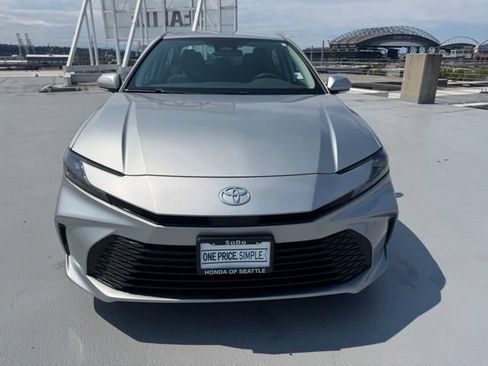 Used 2025 Toyota Camry LE FWD image 8