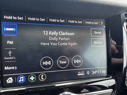 Used 2022 Chevrolet Trax LT w/ LT Convenience Package image 15