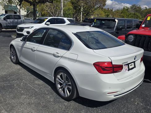 Used 2017 BMW 330i Sedan image 4