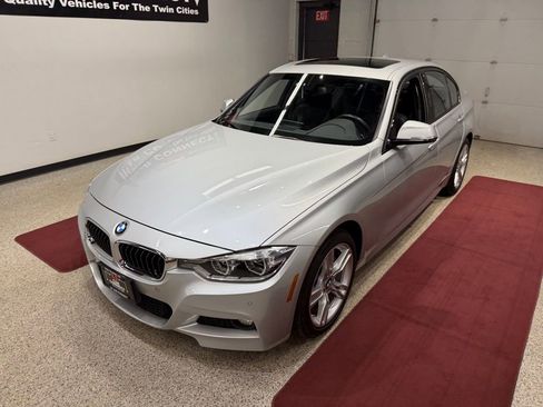 Used 2017 BMW 340i xDrive Sedan image 3