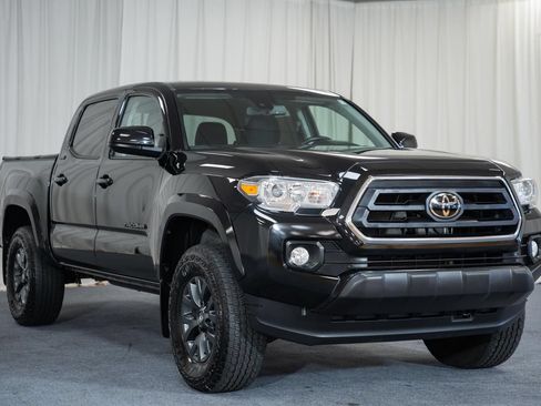 Used 2022 Toyota Tacoma SR5 AWD/4WD image 1