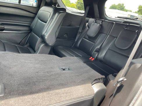 Used 2020 Ford Explorer XLT w/ Equipment Group 202A AWD/4WD image 9