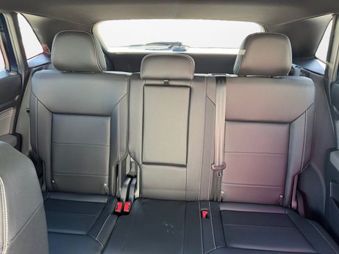 Used 2023 Volkswagen Atlas Cross Sport SE w/ Panoramic Sunroof Package image 15