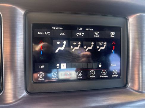 Used 2018 Dodge Charger SXT w/ Blacktop Package RWD image 33