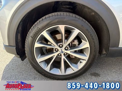 Used 2025 Ford Explorer Platinum w/ Ultimate Package AWD/4WD image 13
