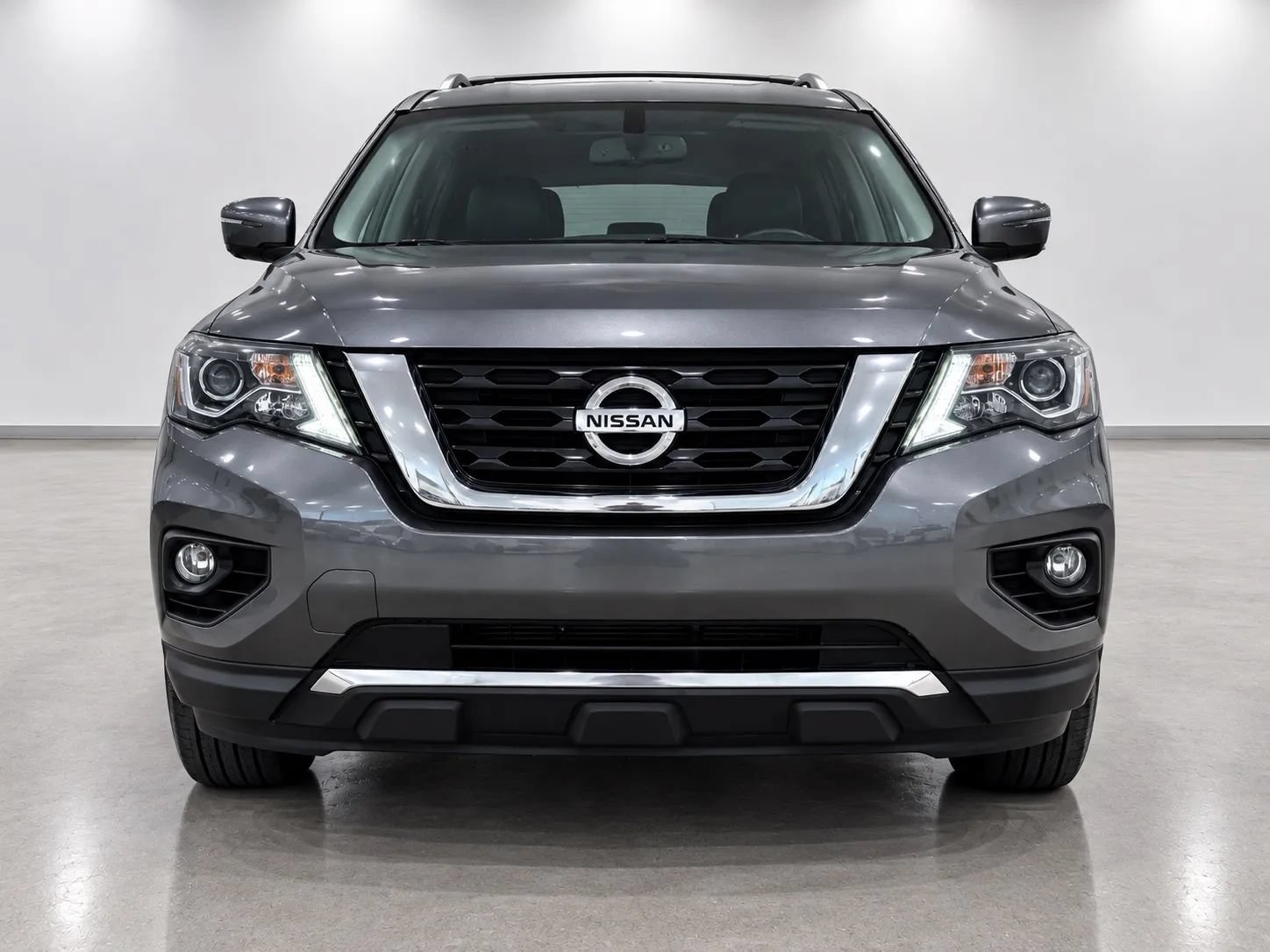 Used 2020 Nissan Pathfinder SV FWD image 2