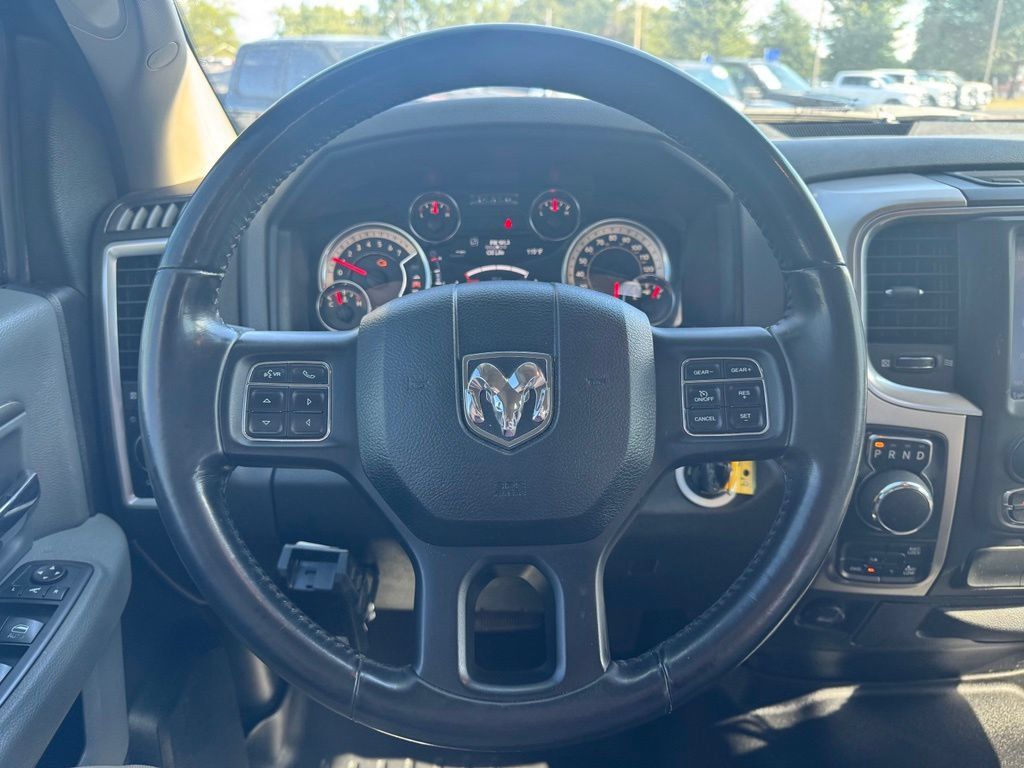 Used 2019 RAM 1500 Classic SLT w/ Luxury Group AWD/4WD image 8
