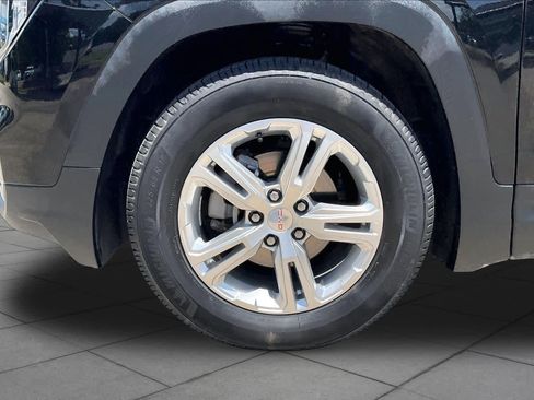 Used 2022 GMC Terrain SLE w/ Driver Convenience Package FWD image 11