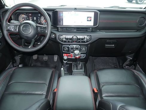 Used 2024 Jeep Wrangler Unlimited Rubicon AWD/4WD image 8