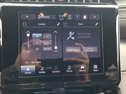 Used 2023 Jeep Grand Cherokee Laredo AWD/4WD image 21