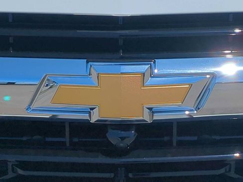 New 2026 Chevrolet Suburban LS RWD image 8