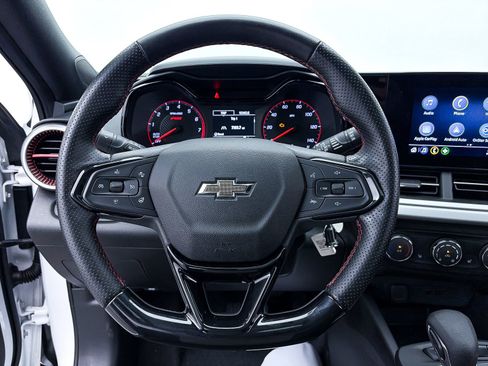 Used 2024 Chevrolet Trax RS w/ Sunroof Package image 25