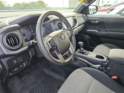 Used 2021 Toyota Tacoma TRD Off-Road image 14