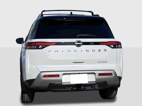 New 2025 Nissan Pathfinder Platinum image 3