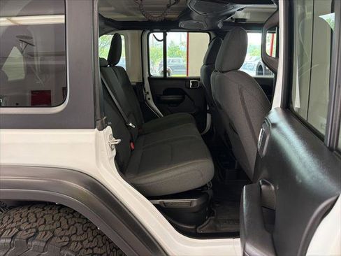 Used 2024 Jeep Wrangler Unlimited AWD/4WD image 27