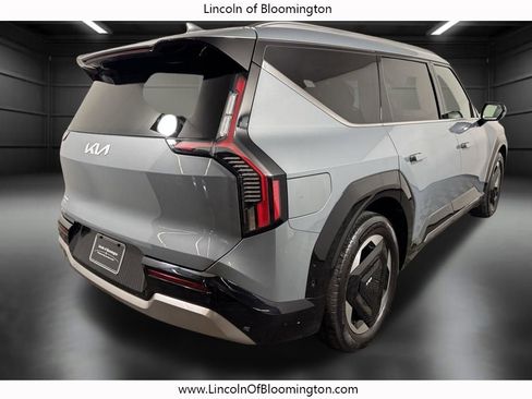 Used 2024 Kia EV9 Land AWD/4WD image 7