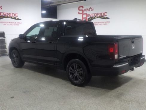 Used 2020 Honda Ridgeline Sport image 2
