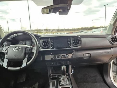 Used 2022 Toyota Tacoma SR image 16