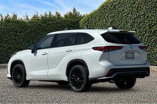 Used 2023 Toyota Highlander XSE AWD/4WD image 7