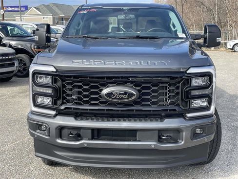 New 2026 Ford F250 Lariat w/ Black Appearance Package image 8
