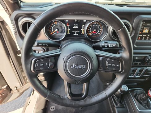 Used 2020 Jeep Wrangler Sport AWD/4WD image 17