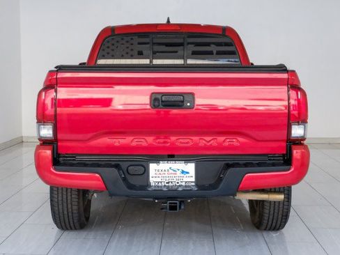 Used 2018 Toyota Tacoma SR RWD image 7